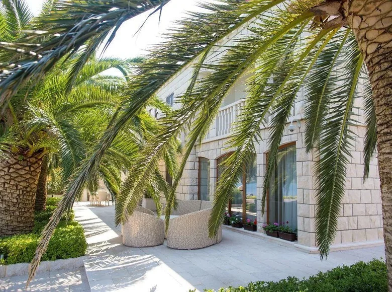 7-Schlafzimmer-Villa 386 m² Tivat, Montenegro