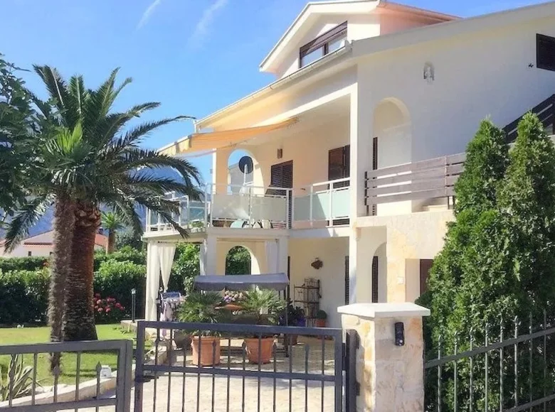 Maison 4 chambres 240 m² Prcanj, Monténégro