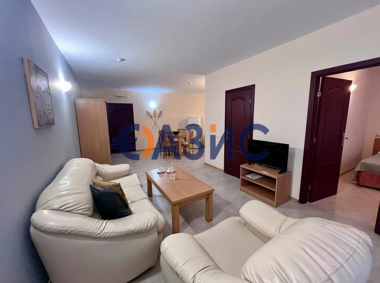 Mieszkanie 2 pokoi 75 m² Nesebyr, Bułgaria