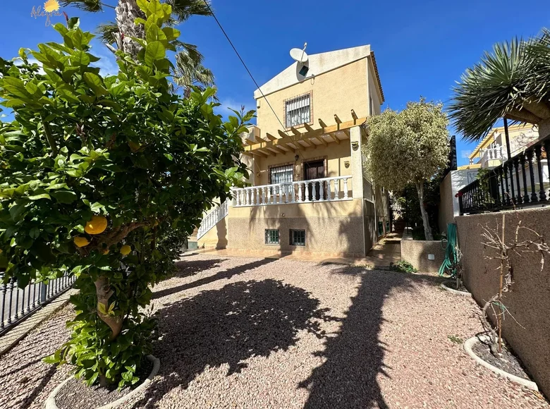 4 bedroom Villa 83 m² San Miguel de Salinas, Spain