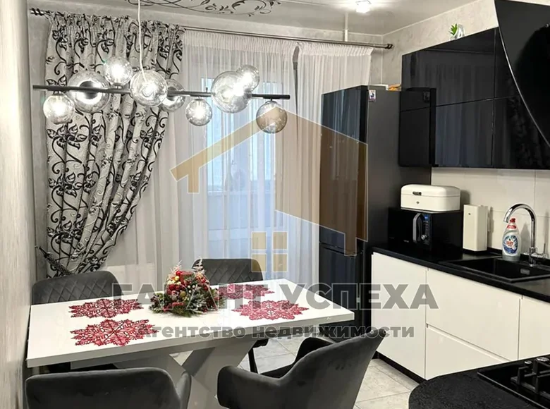 Apartamento 3 habitaciones 81 m² Muchaviecki sielski Saviet, Belarús