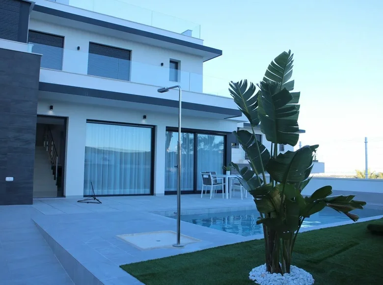 3 bedroom villa 132 m² San Miguel de Salinas, Spain