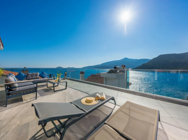 6 bedroom villa 280 m² Kalkan, Turkey