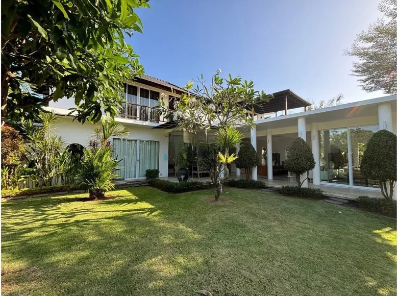 4 bedroom Villa 455 m² Jimbaran, Indonesia