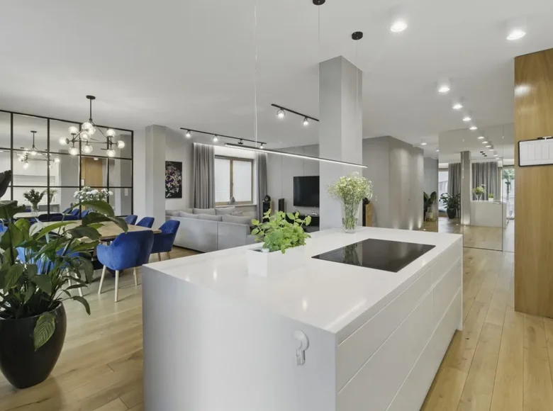 Квартира 3 комнаты 120 м² Варшава, Польша