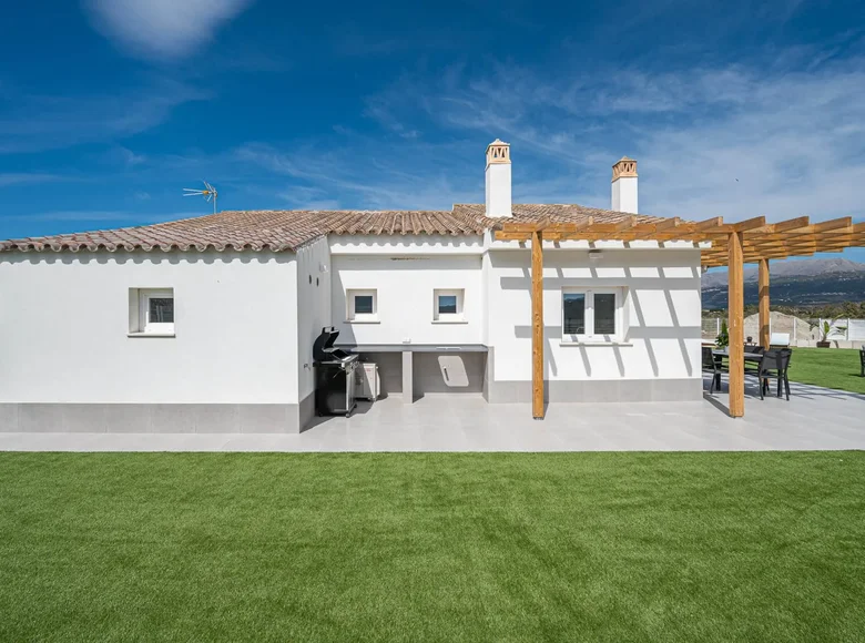 3 bedroom villa 106 m² Vinuela, Spain