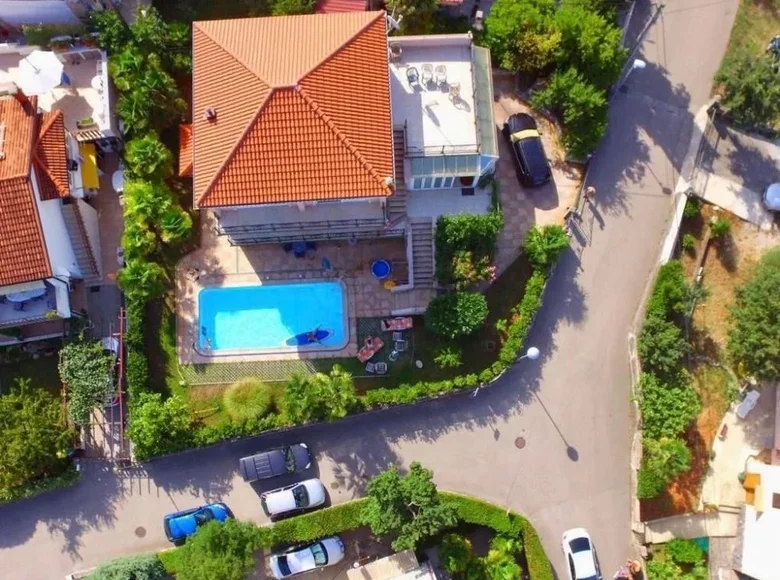 5 bedroom villa 430 m² Omisalj, Croatia