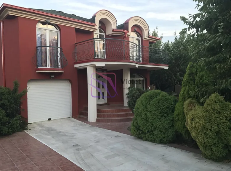 Villa 200 m² in Podgorica, Montenegro