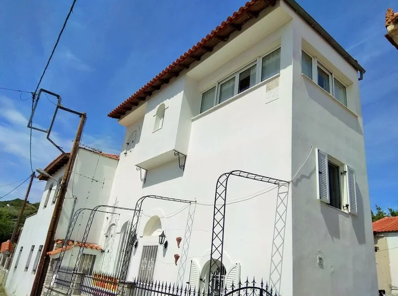 Villa de tres dormitorios 82 m² Agia Paraskefi, Grecia