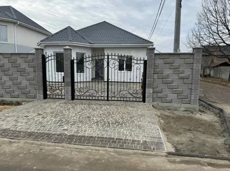 Haus 3 zimmer 101 m² Lisky, Ukraine