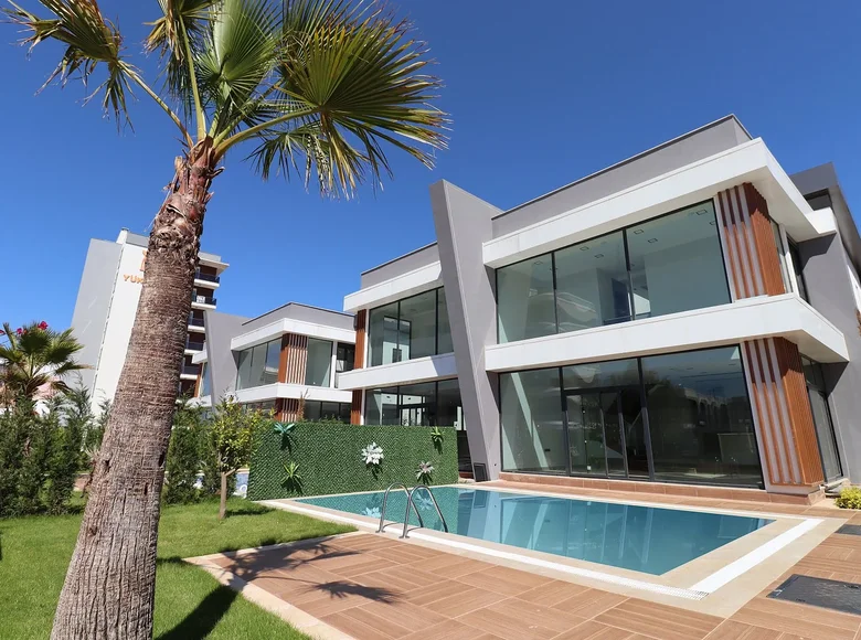 Дом 5 комнат 350 м² Аксу, Турция