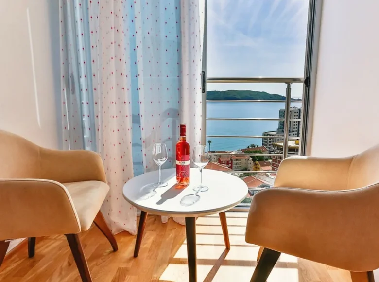 Mieszkanie 2 pokoi 90 m² Rafailovici, Czarnogóra