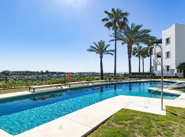 Mieszkanie 2 pokoi 136 m² Casares, Hiszpania