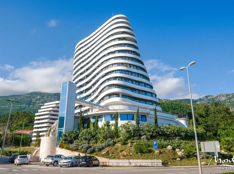 2 bedroom apartment 124 m² Budva, Montenegro