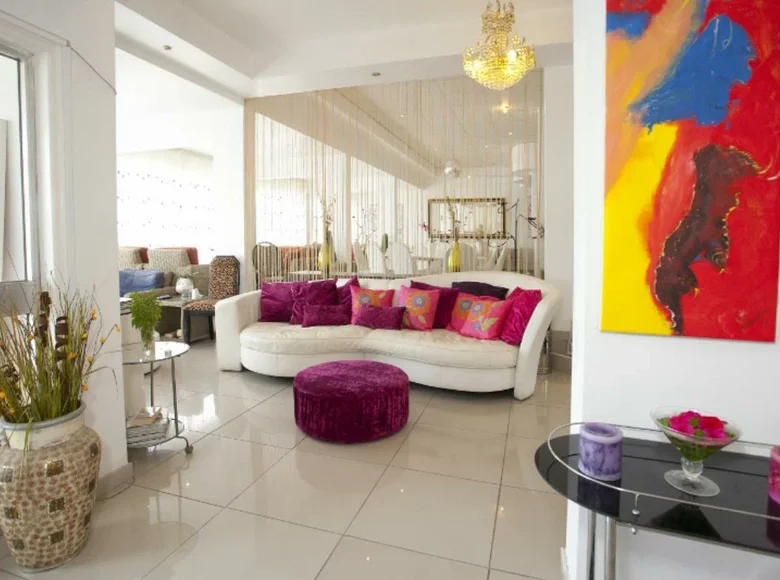 Hotel 2 000 m² in Germasogeia, Cyprus