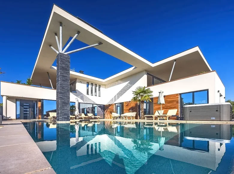 Дом 5 спален 370 м² Крк, Хорватия