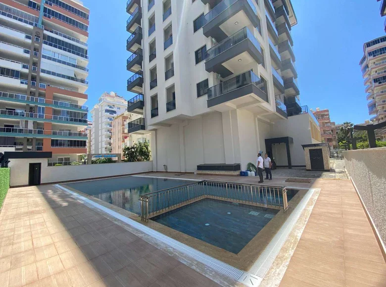 Mieszkanie 2 pokoi 120 m² Kargicak, Turcja