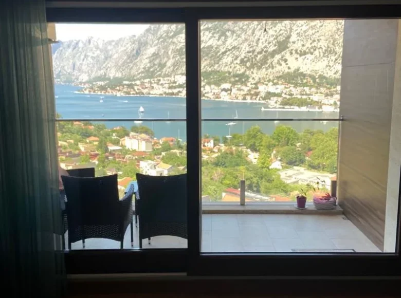 Mieszkanie 2 pokoi 80 m² Kotor, Czarnogóra