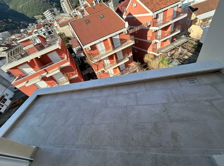 Mieszkanie 3 pokoi 79 m² Budva, Czarnogóra