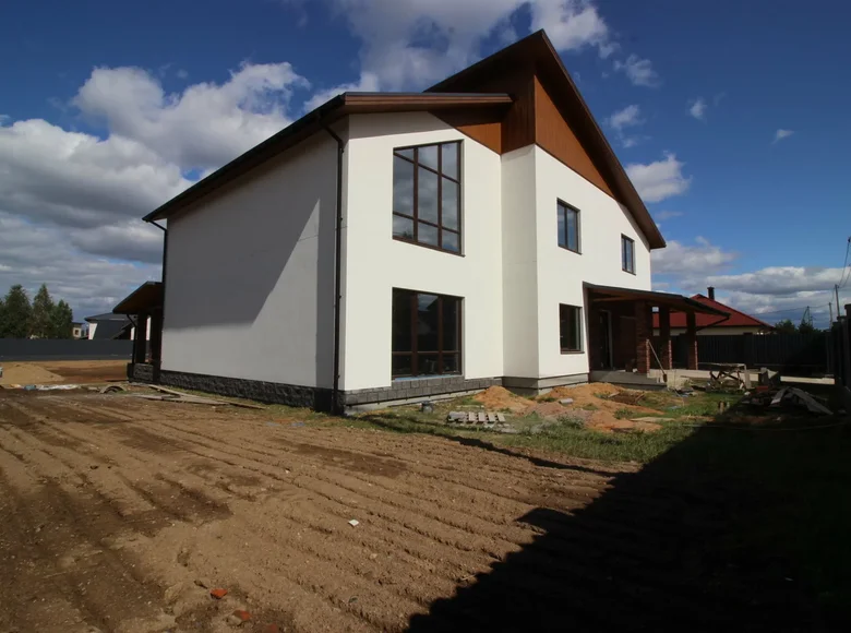Chalet 360 m² Kalodziscanski sielski Saviet, Bélarus