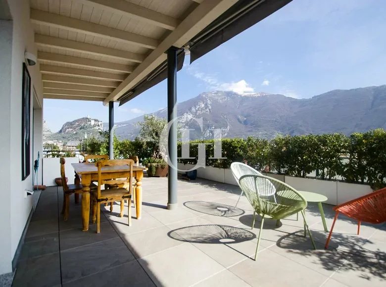 Penthouse 3 bedrooms 177 m² San Giorgio, Italy