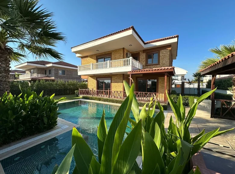 4 bedroom Villa 240 m² Serik, Turkey