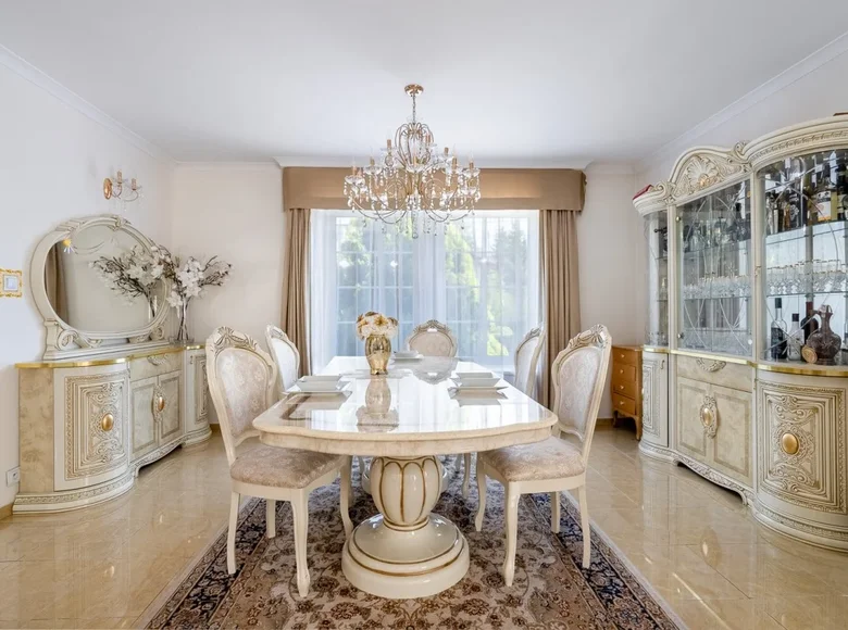 Дом 450 м² Познань, Польша