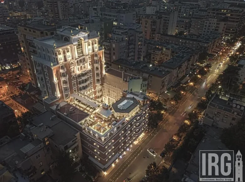 Büro 80 m² in Tirana, Albanien