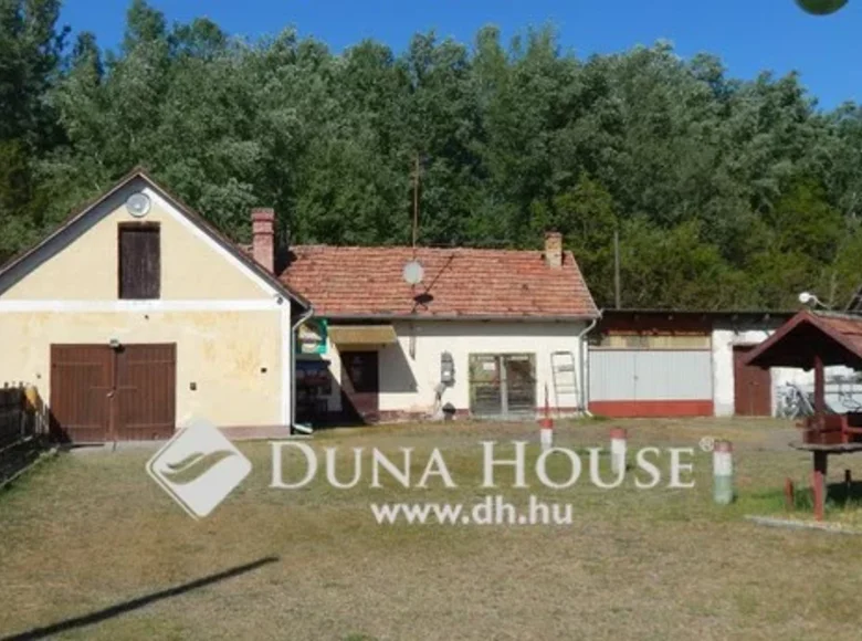 Cottage 2 bathrooms 300 m² in Hanthaza, Hungary