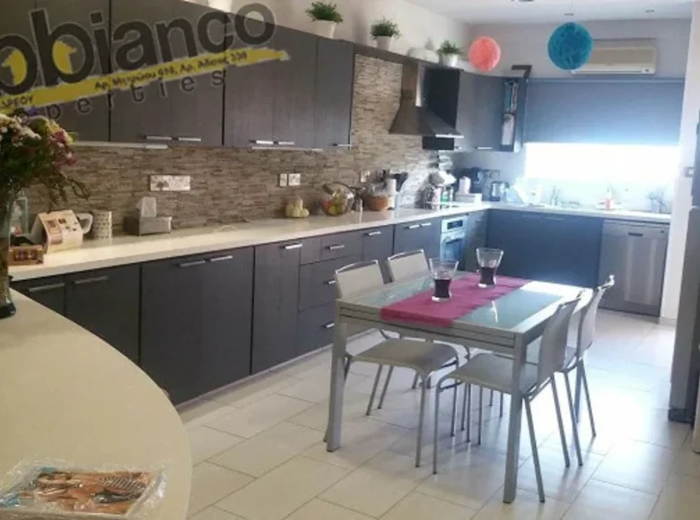 Room 4 rooms 380 m² Lakatameia, Cyprus