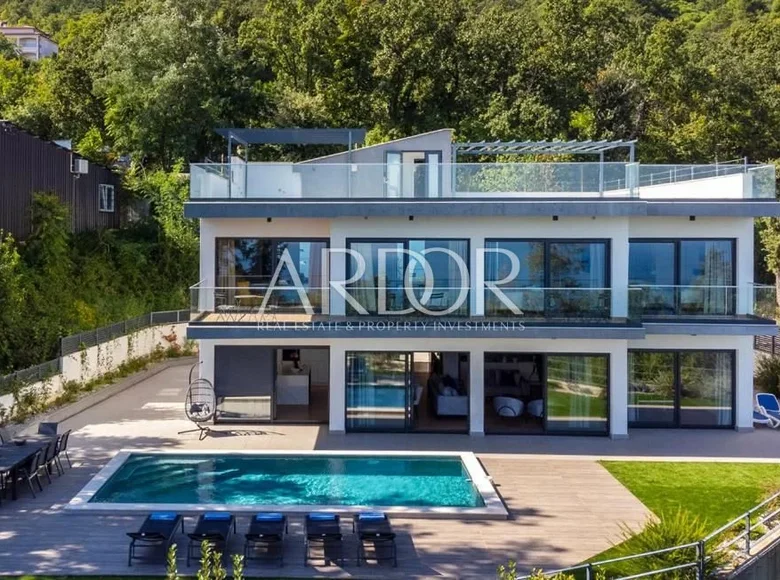 5 bedroom villa 458 m² Lovran, Croatia