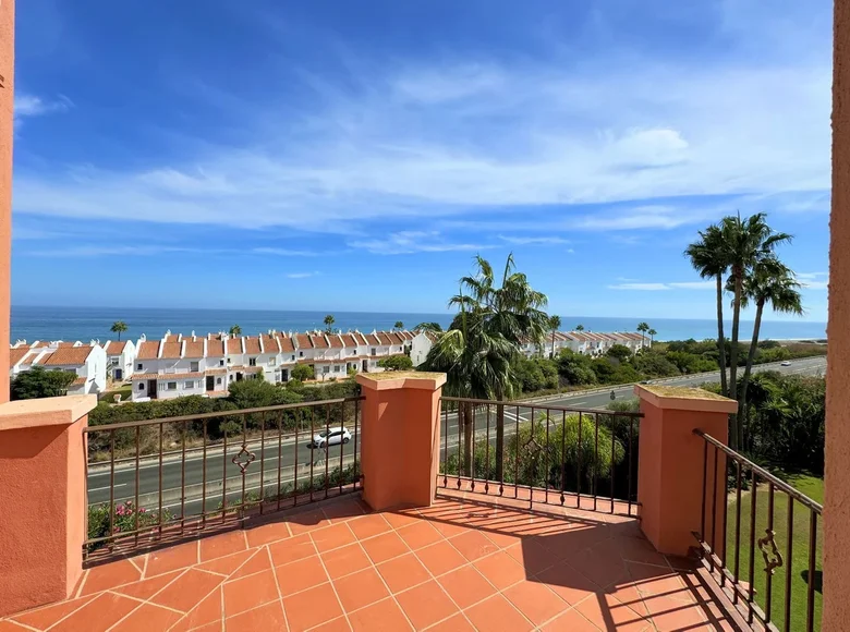 Mieszkanie 3 pokoi 138 m² Manilva, Hiszpania