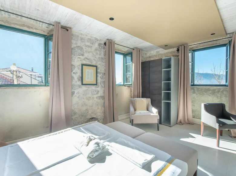 Квартира 11 спален 300 м² Херцег-Нови, Черногория