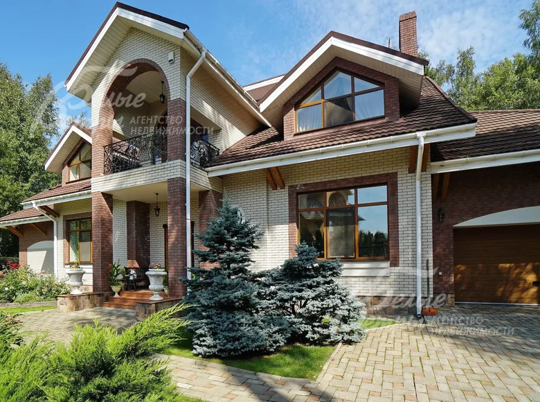 9 room house 587 m² in Troitsk, Russia