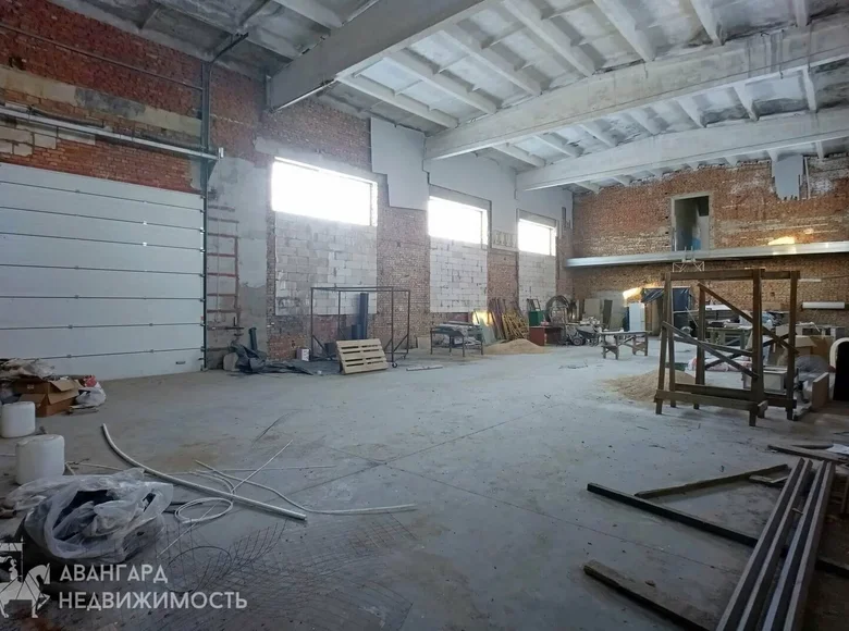 Almacén 744 m² en Pleshchanitsy, Belarús