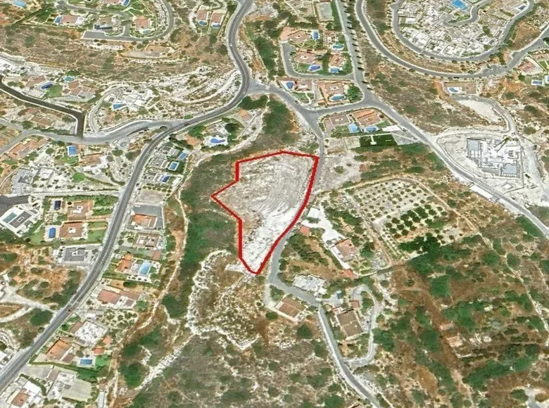 Investment 2 800 m² in Agios Tychonas, Cyprus