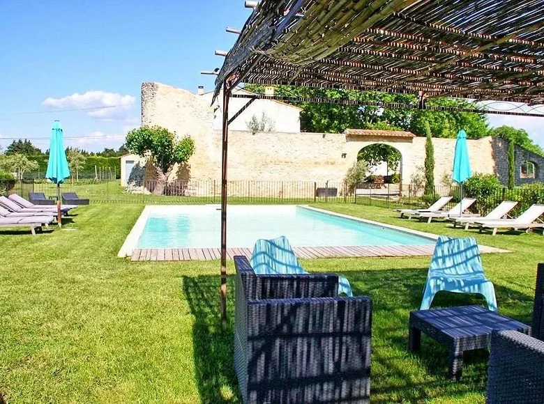 Villa 12 chambres 405 m² Mas-des-Cours, France
