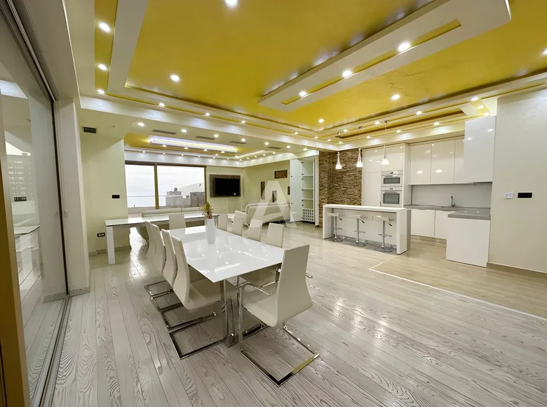 2 bedroom penthouse 158 m² Budva, Montenegro