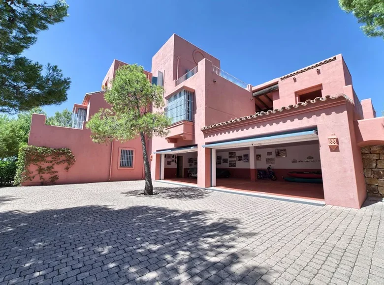 5 bedroom villa 592 m² Benahavis, Spain
