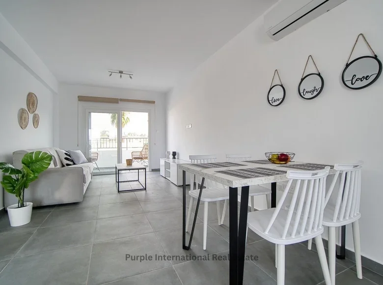 Mieszkanie 2 pokoi 83 m² Pafos, Cypr