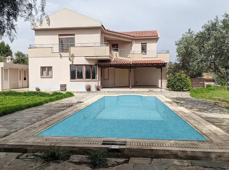 Maison 220 m² Latsia, Chypre