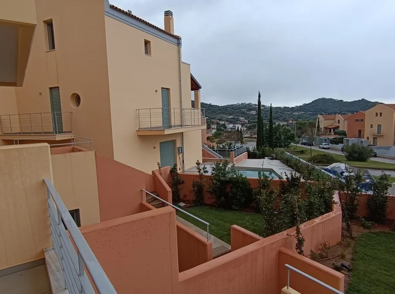 Квартира 4 комнаты  Agios Dimitrios, Греция