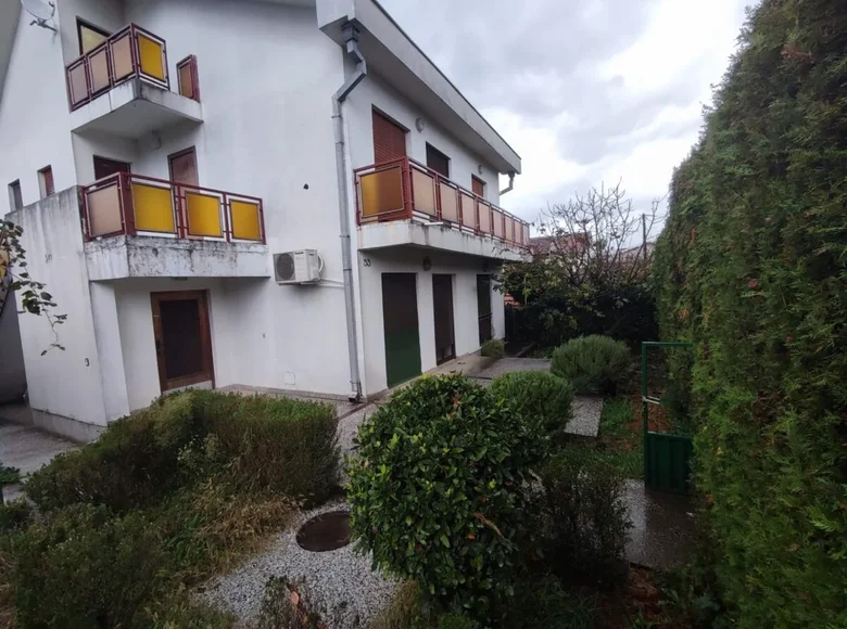 Дом  в Подгорице, Черногория