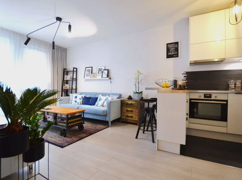 2 room apartment 41 m² Warsaw, Poland
