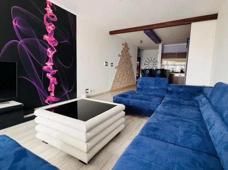 Mieszkanie 3 pokoi 81 m² w Warszawa, Polska