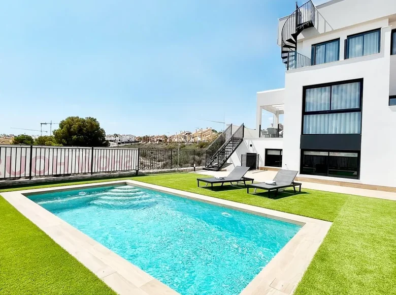 3-Schlafzimmer-Villa 238 m² Algorfa, Spanien