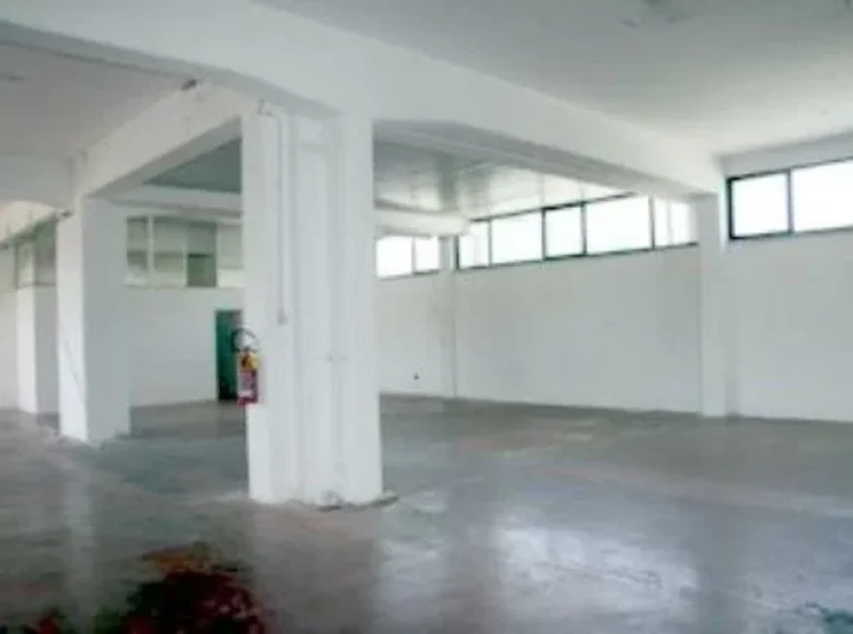 Коммерческое помещение 1 300 м² Терни, Италия