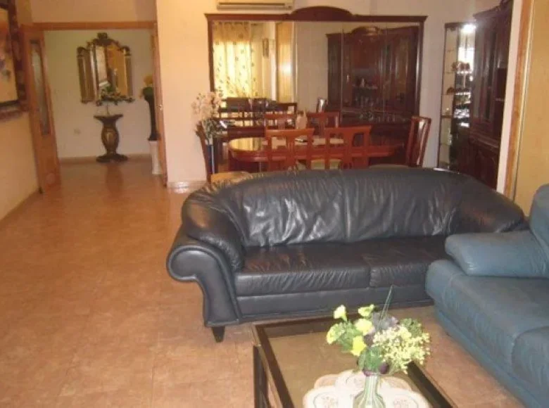 Mieszkanie 3 pokoi  Izhevsk, Rosja