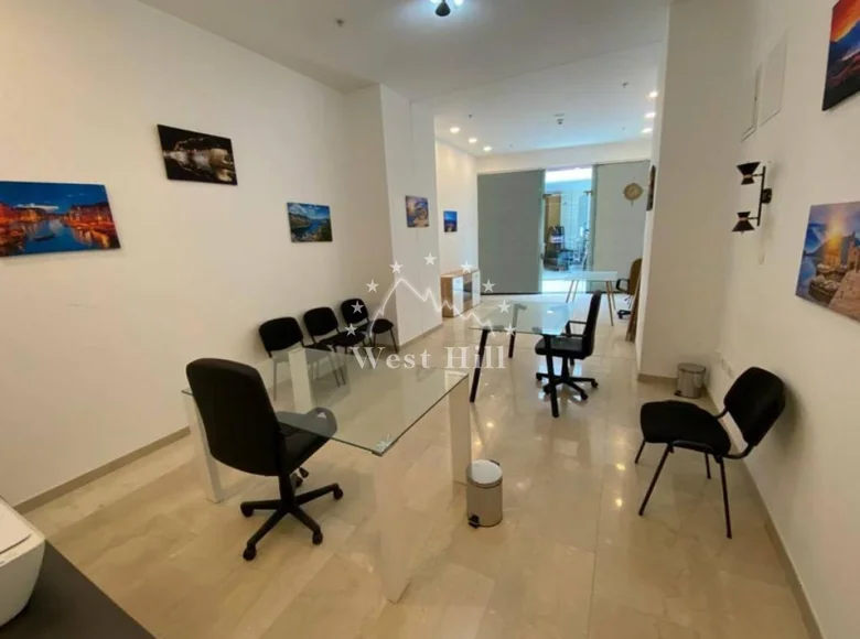 Propriété commerciale 38 m² à Budva, Monténégro