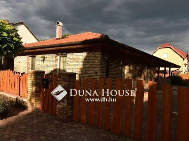 House 2 bathrooms 143 m² in Central Hungary, All countries